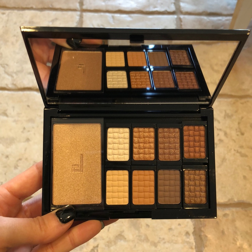 Doucce eye shadow palette
